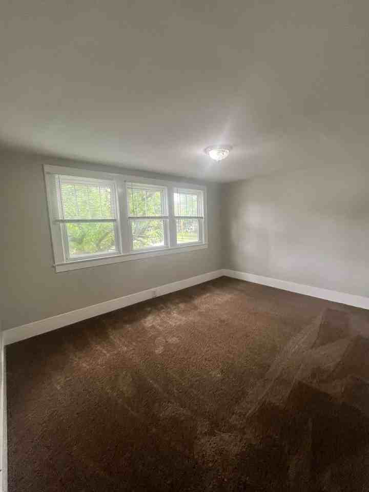 836 S 41st St - Photo 4 of 14