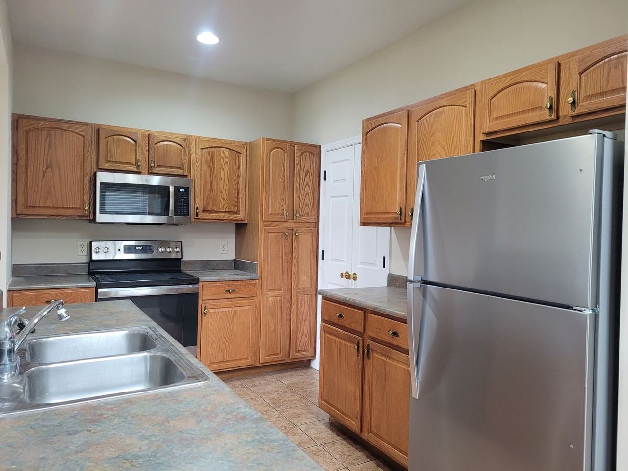 2029 Powell Dr - Photo 2 of 18
