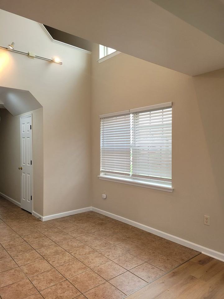 2029 Powell Dr - Photo 3 of 18