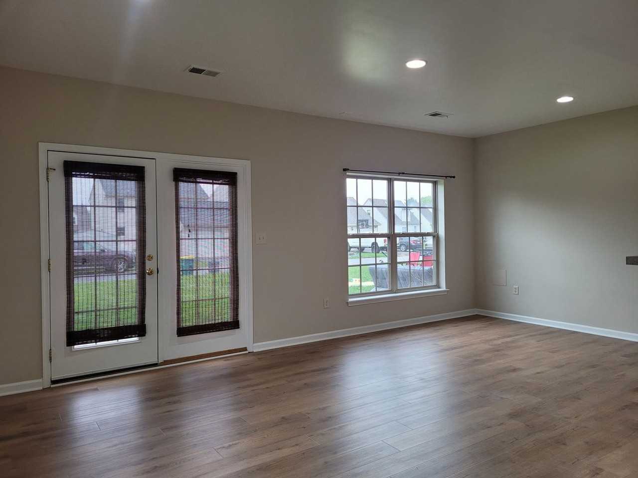 2029 Powell Dr - Photo 4 of 18