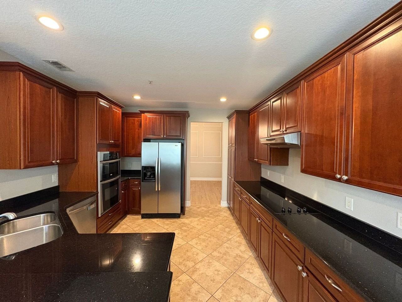 6874 Sorrento St - Photo 7 of 30