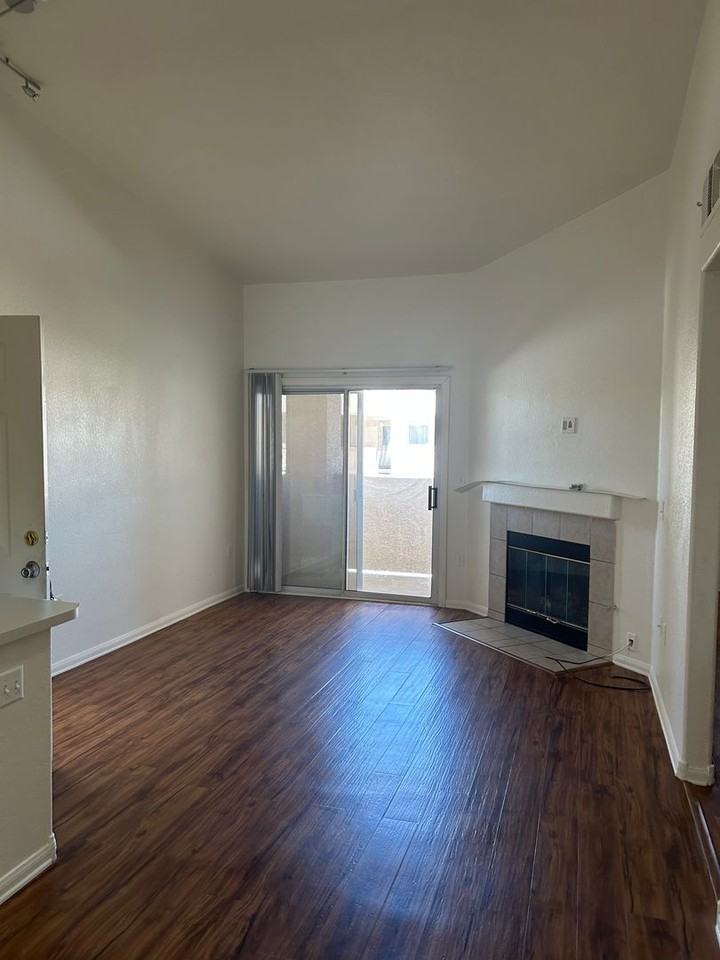 855 N Stephanie St #1123 - Photo 4 of 25