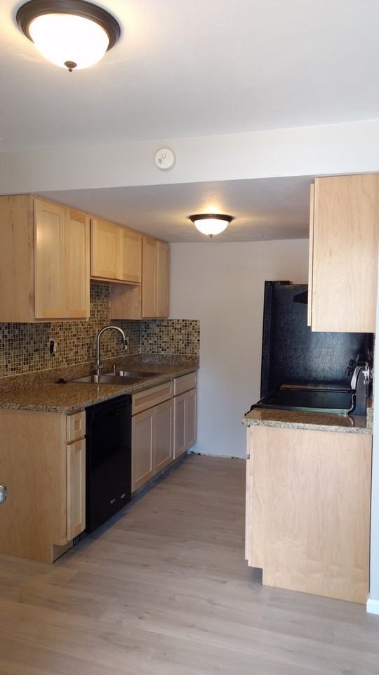 710 W Cleveland Cir - Photo 5 of 25