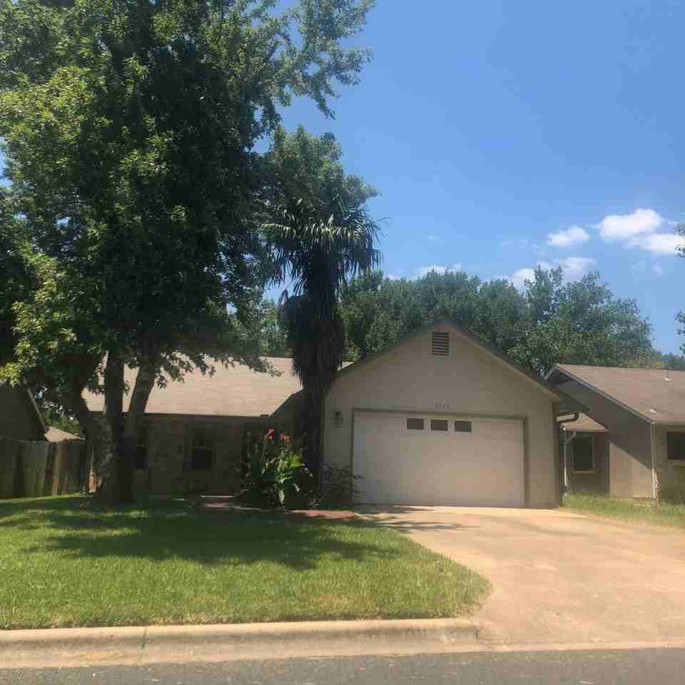 9746 Anderson Village Dr - Photo 2 of 32