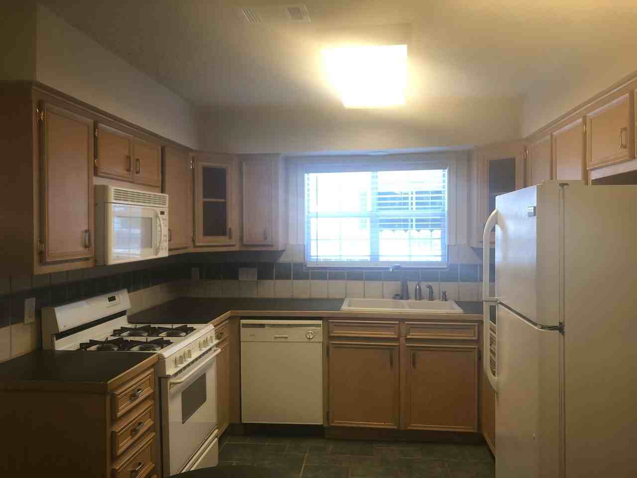 9746 Anderson Village Dr - Photo 3 of 32