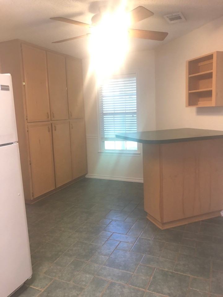 9746 Anderson Village Dr - Photo 4 of 32