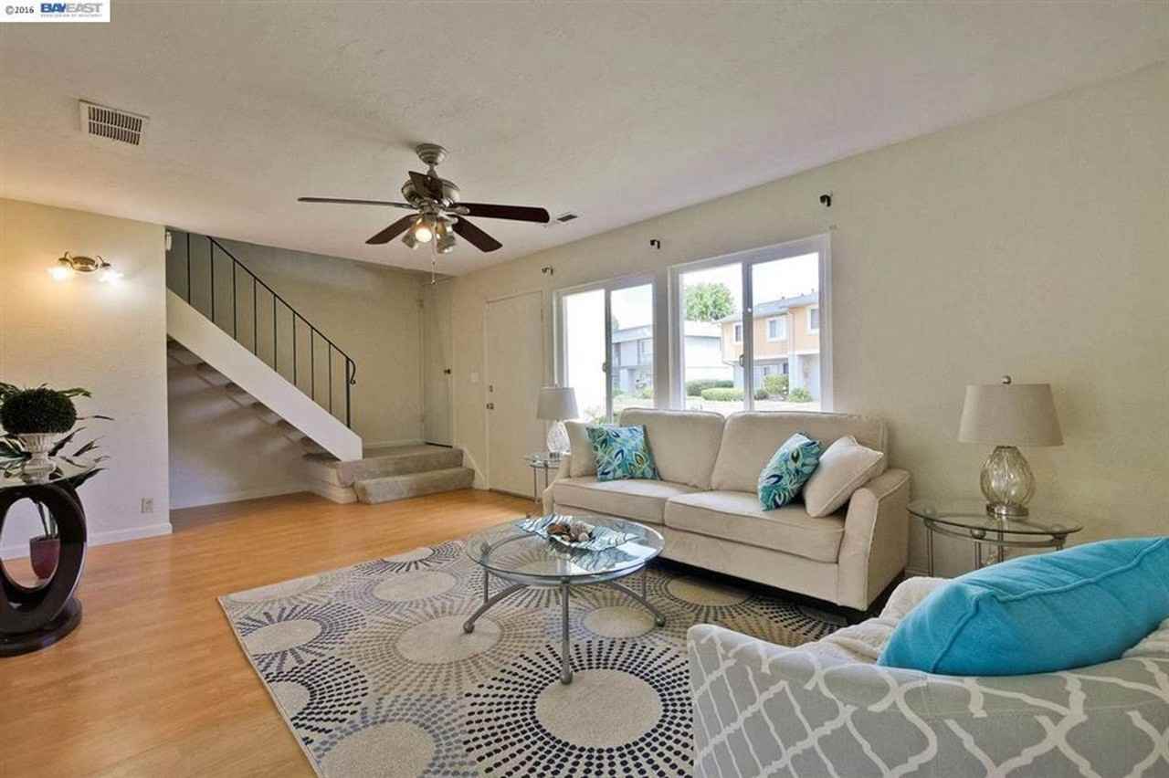 4132 Jamaica Ter - Photo 3 of 20