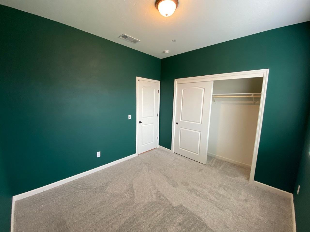 3212 N Noyes Ct - Photo 7 of 29