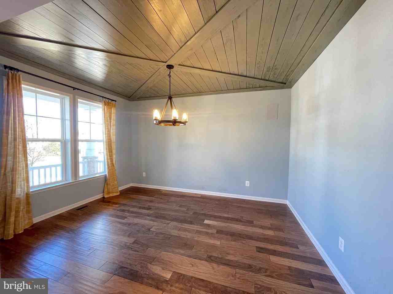 508 Sourwood Ct - Photo 3 of 36
