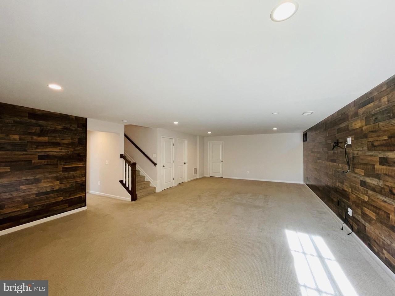 508 Sourwood Ct - Photo 7 of 36