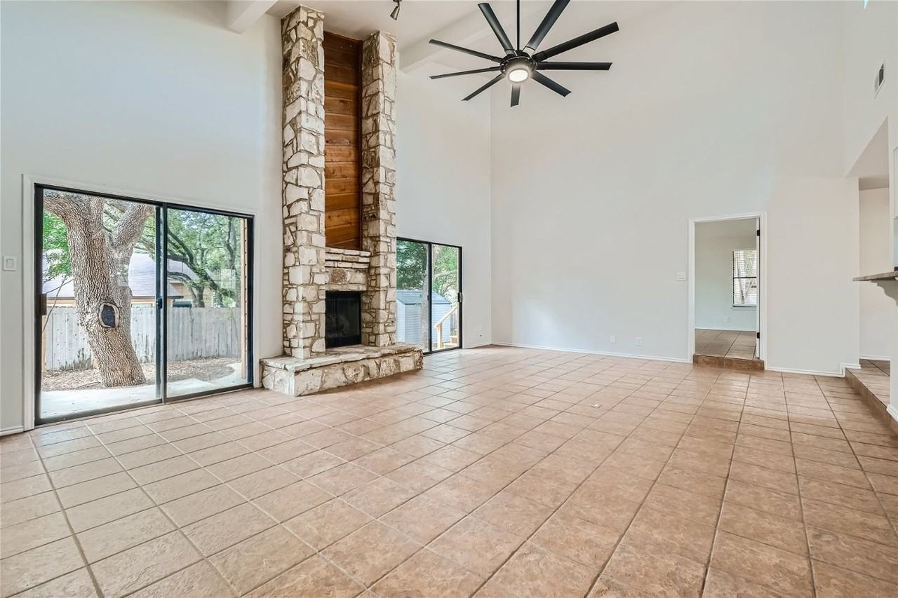 15114 Mineral Springs St - Photo 3 of 15