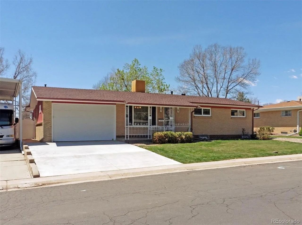 3352 W Aksarben Ave - Photo 2 of 23