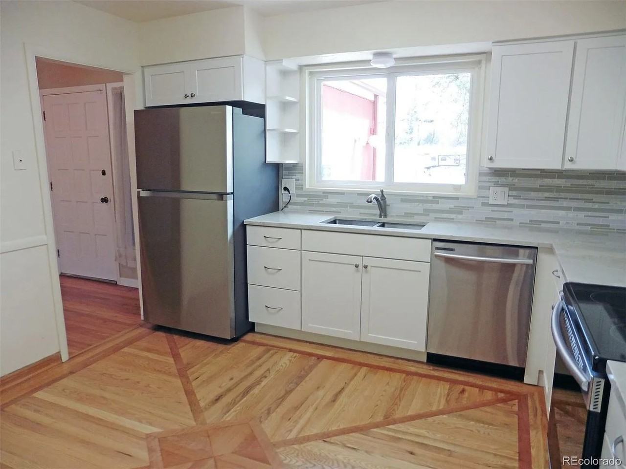 3352 W Aksarben Ave - Photo 3 of 23