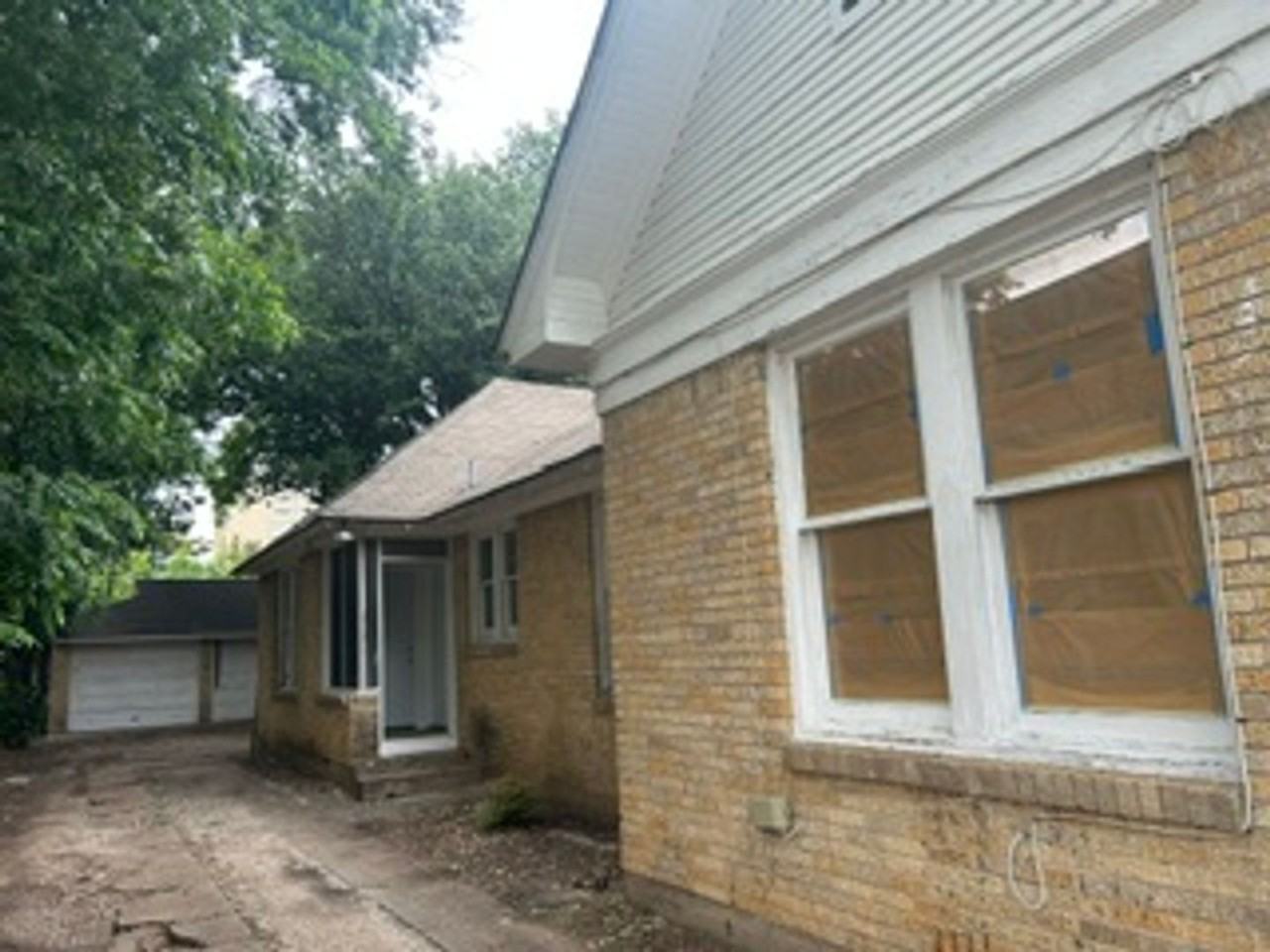 923 Sunset Ave - Photo 2 of 8