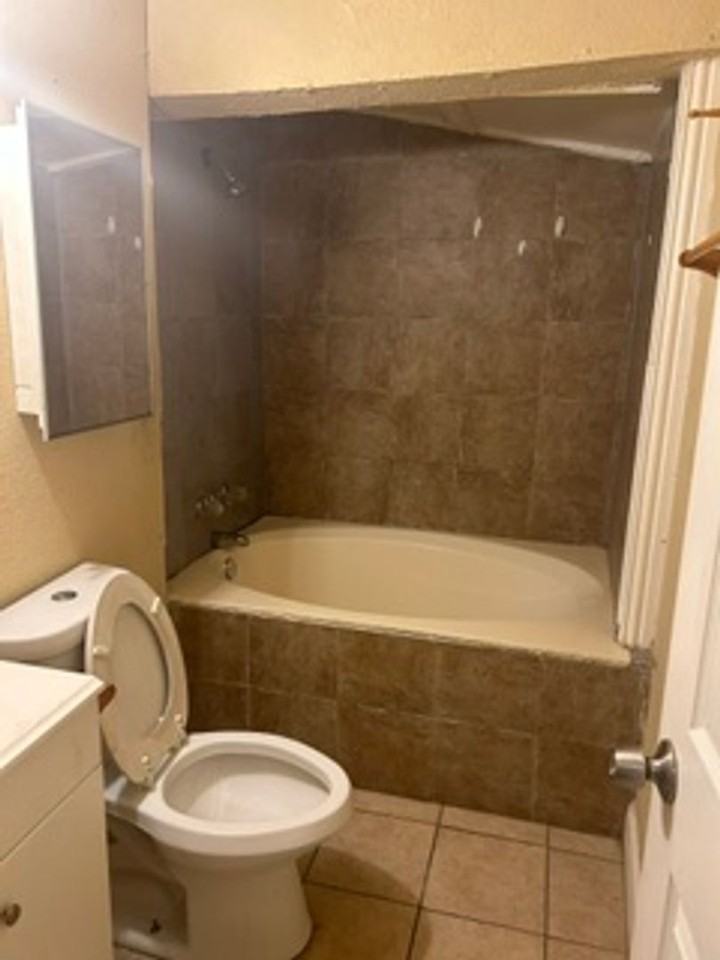 3515 York St - Photo 5 of 8