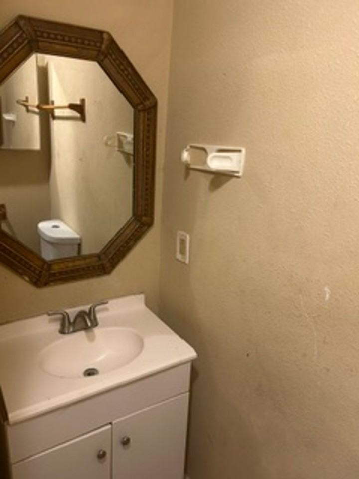 3515 York St - Photo 7 of 8