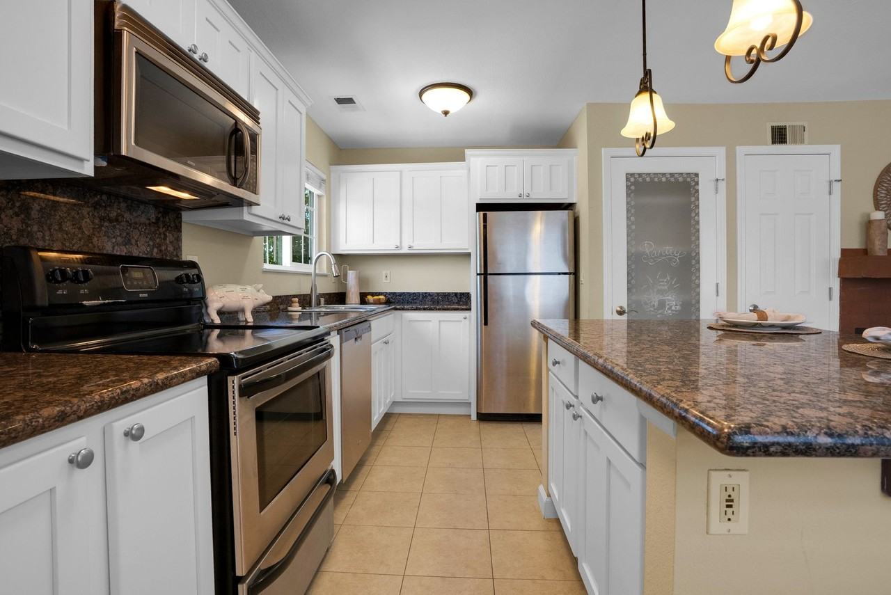 1461 Main St #1 - Photo 4 of 27
