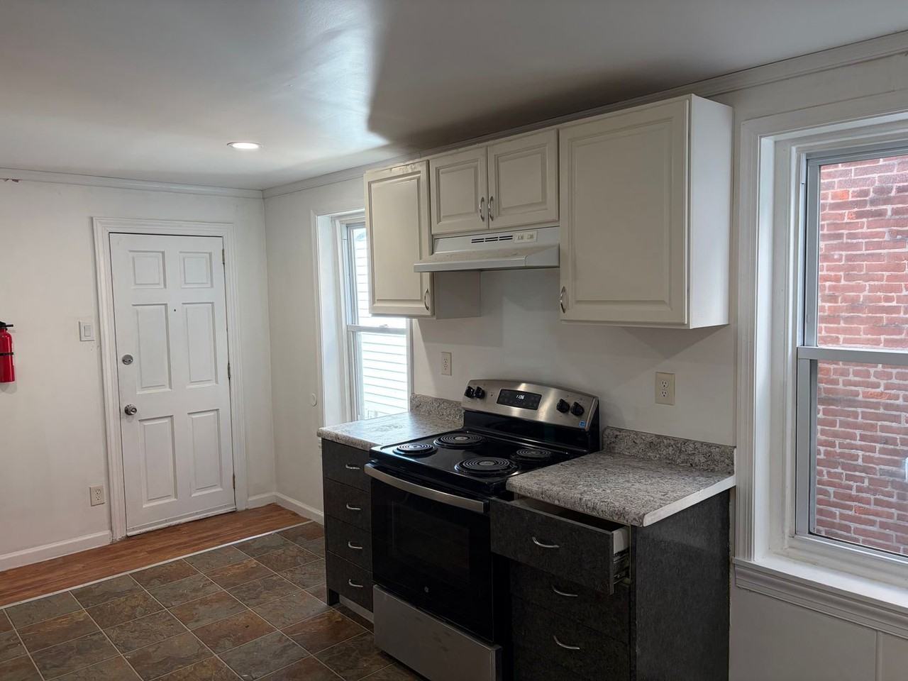 512 1/2 N Charlotte St - Photo 6 of 20