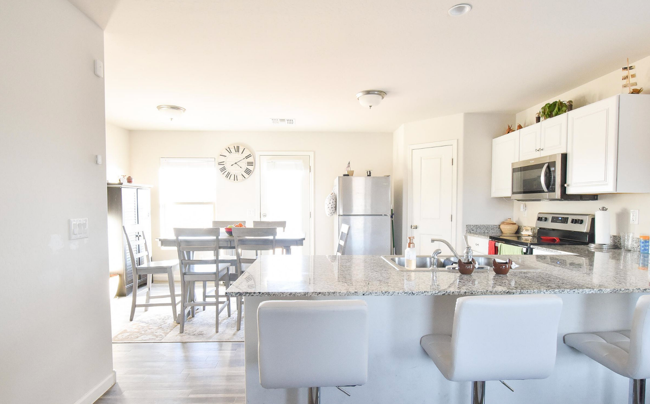347 E Impala Ct - Photo 4 of 18