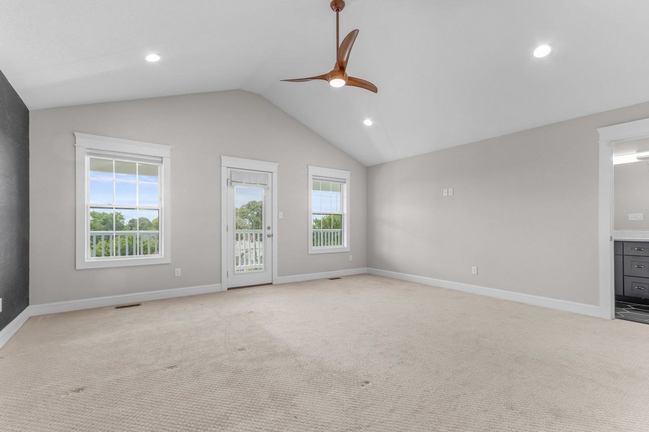 1256 Little Bay Ave - Photo 4 of 50