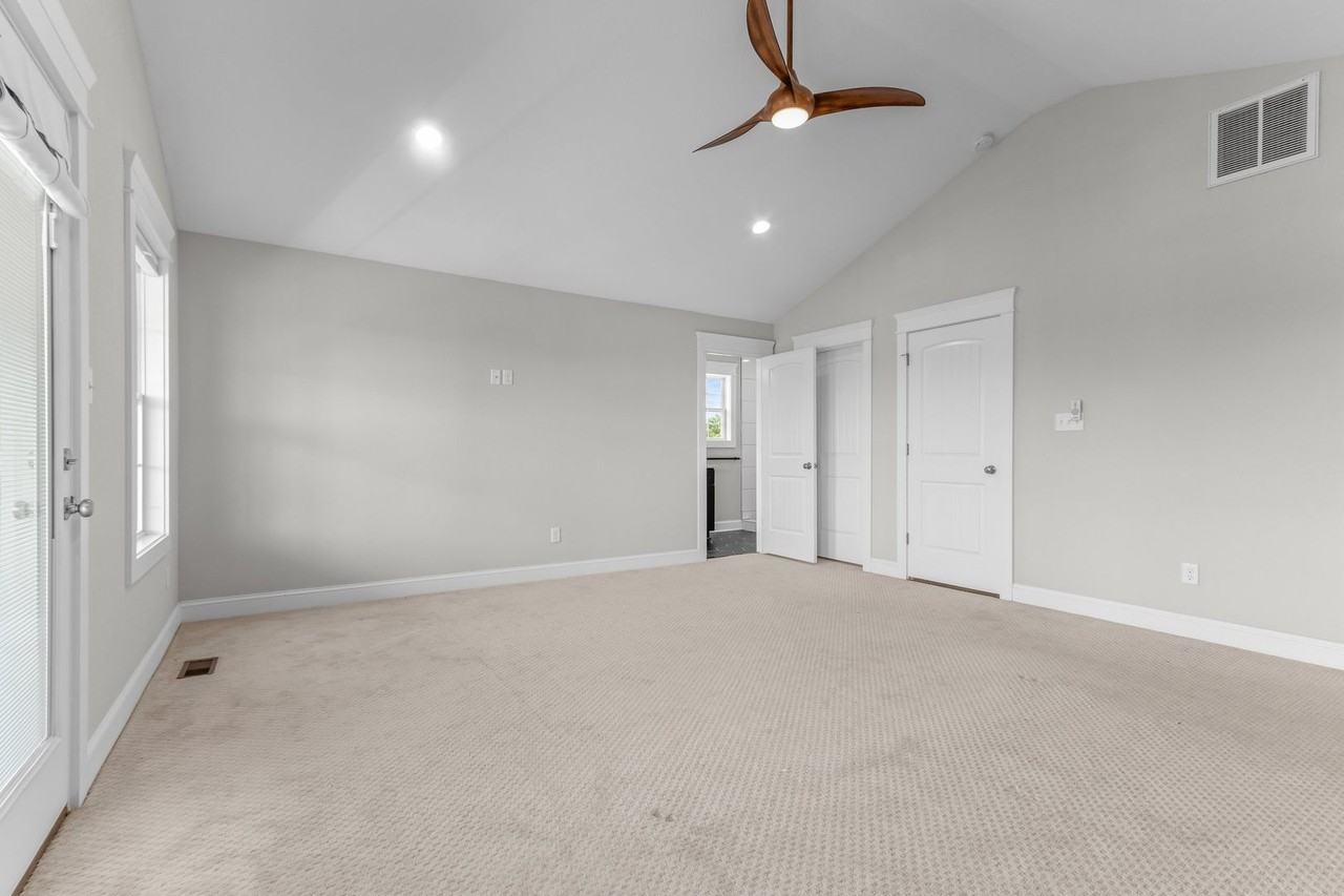 1256 Little Bay Ave - Photo 5 of 50