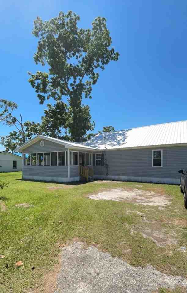 66 Currie St - Photo 2 of 17