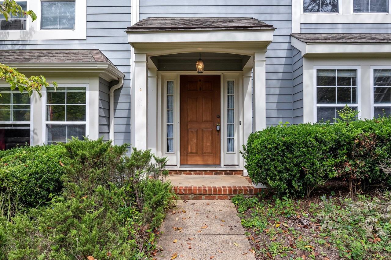3203 Gateway Cir - Photo 2 of 29