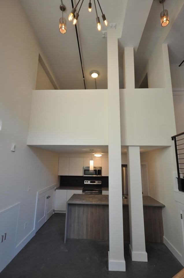 663 Massachusetts Ave - Photo 7 of 11