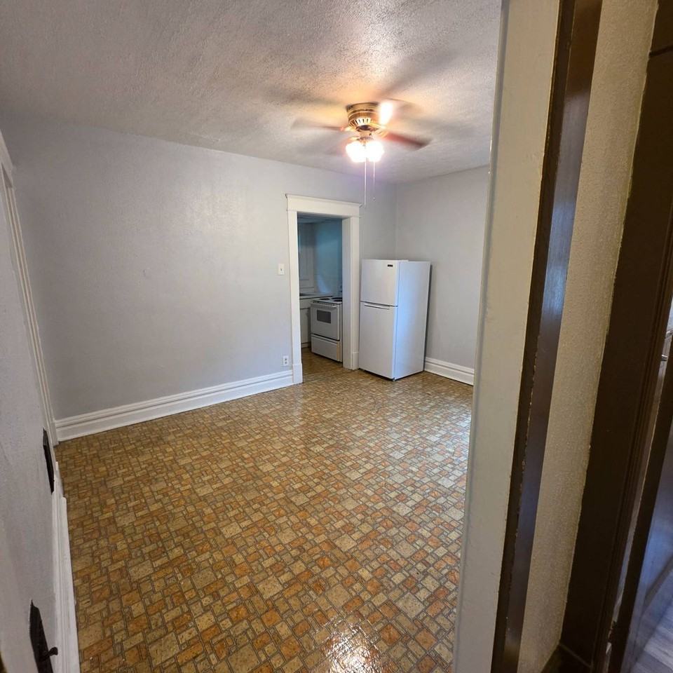 1904 Highland Ave #2 - Photo 2 of 4