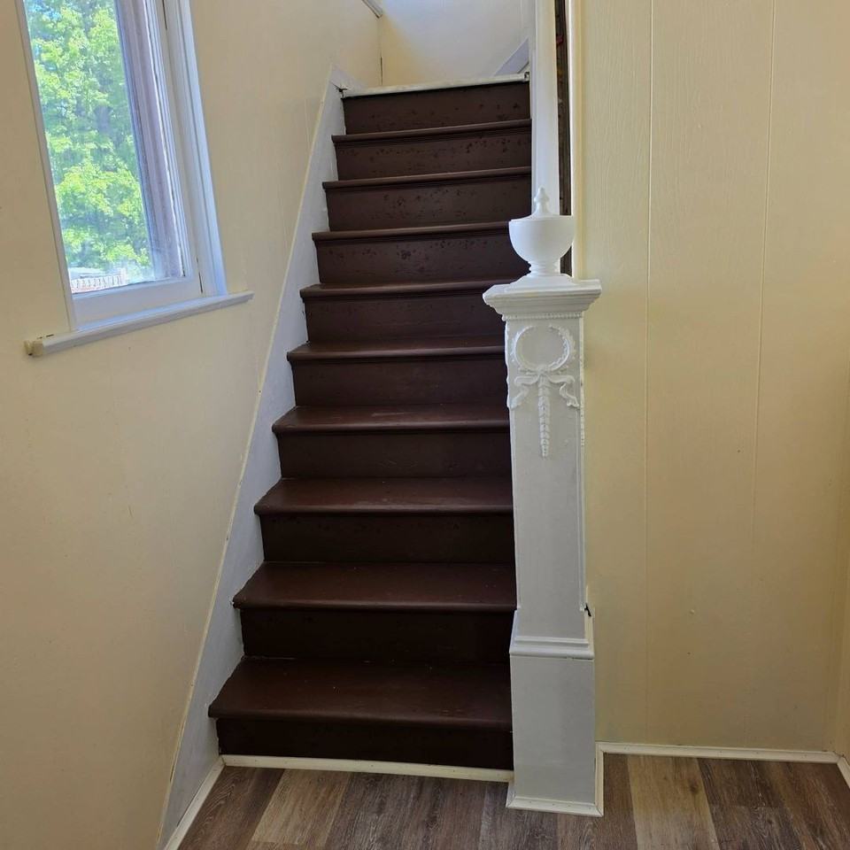 1206 Albert St - Photo 2 of 7