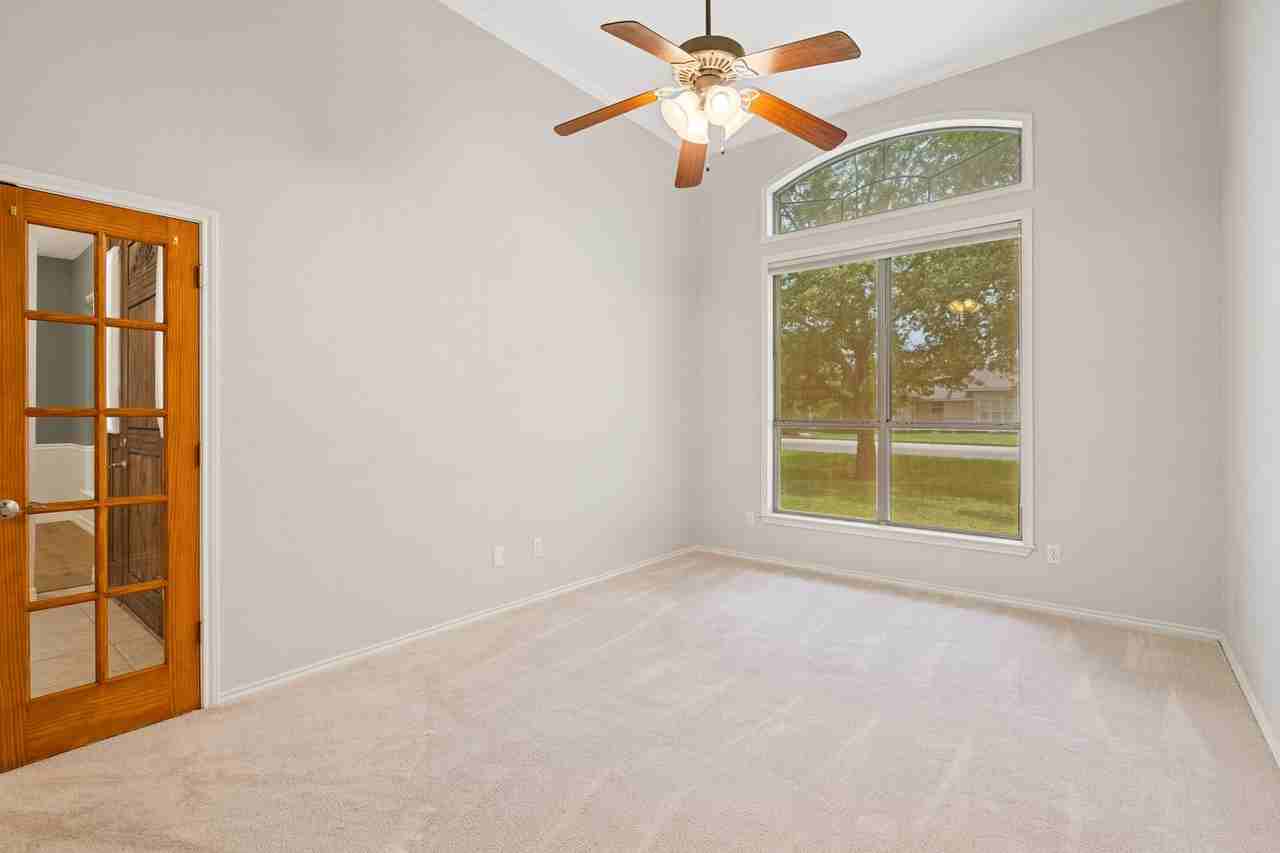 307 Echo Valley Dr - Photo 4 of 30
