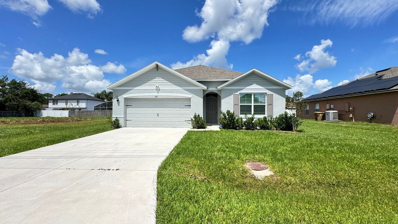 939 939 Stockport Dr - Photo 3 of 45