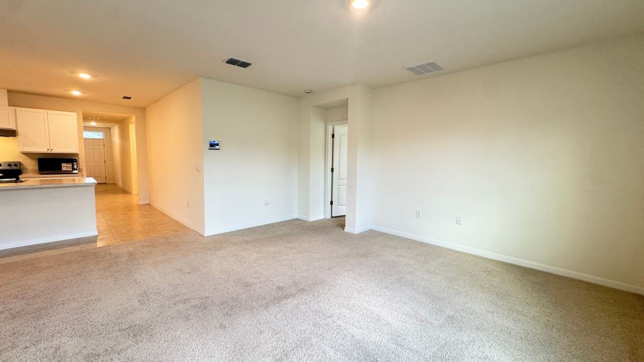 939 939 Stockport Dr - Photo 7 of 45