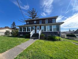 featured image of 284 S 10th St