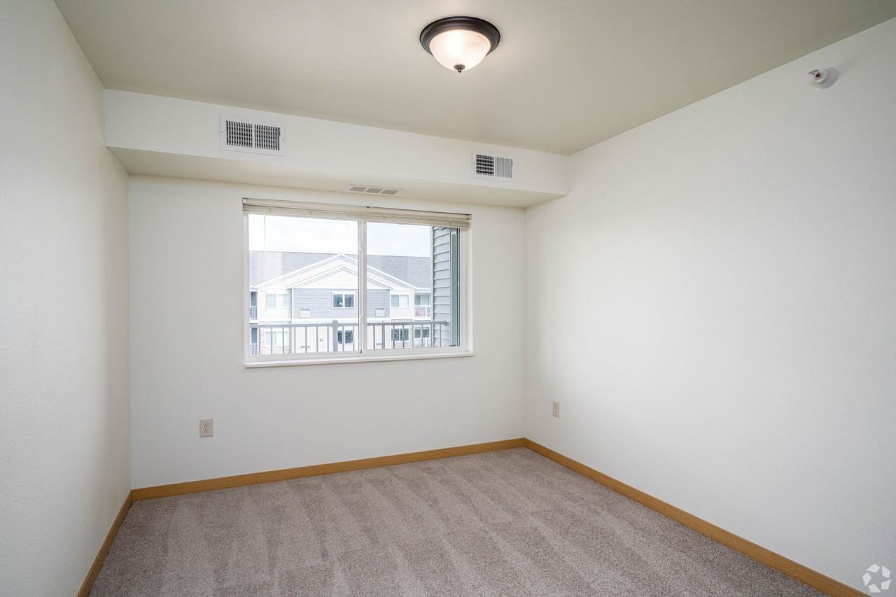 Hickory Grove Apartments (D) - Photo 5 of 24