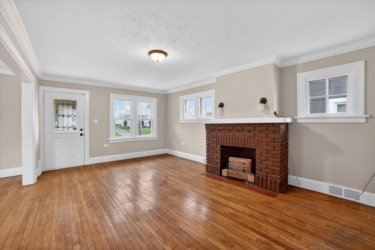 4874 E 95th St - Photo 3 of 24