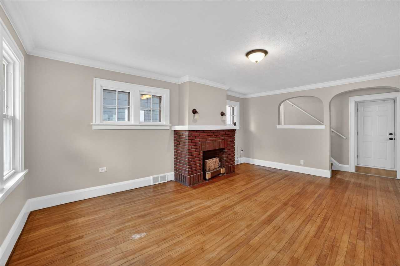 4874 E 95th St - Photo 4 of 24