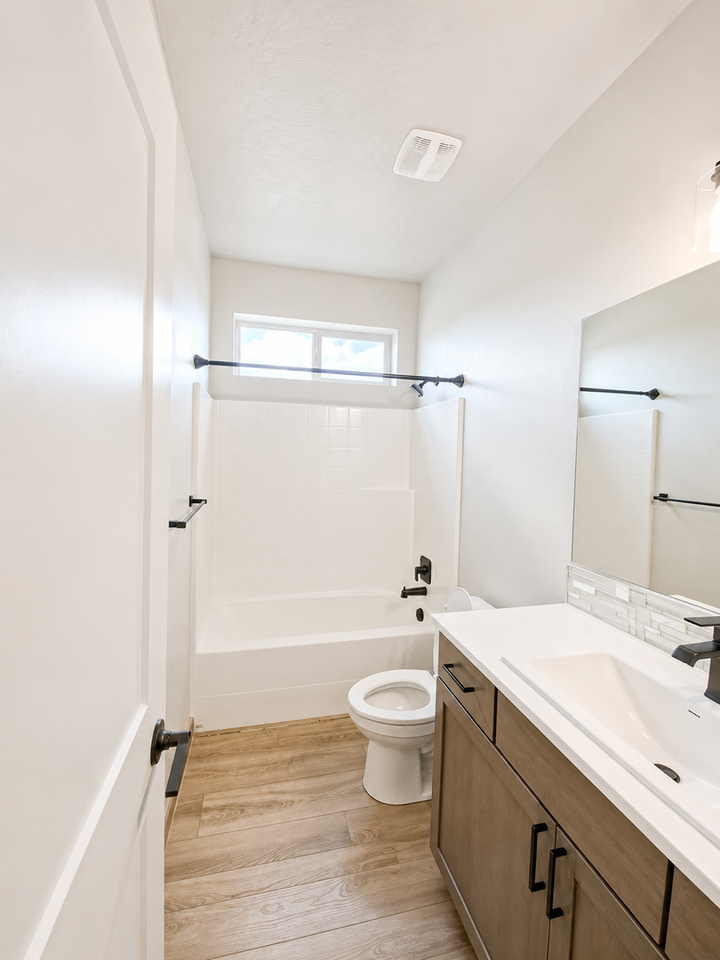 4340 N Donovan Ln - Photo 4 of 18