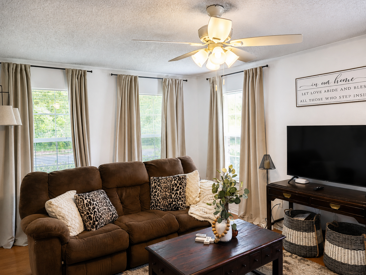 4008 Breezy Hill Ln - Photo 2 of 30
