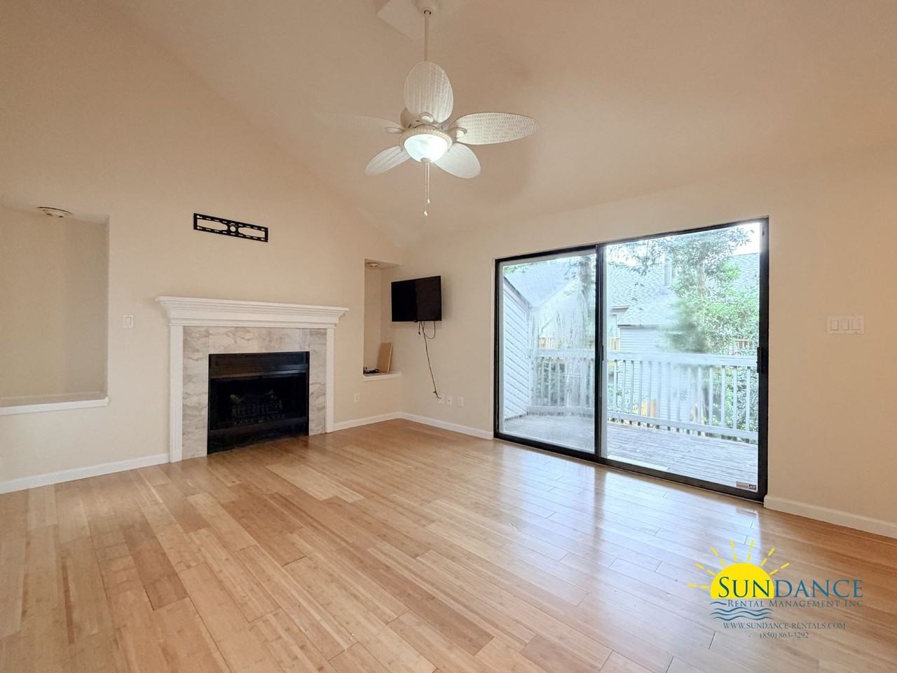 128 Elm Ave Se - Photo 3 of 26