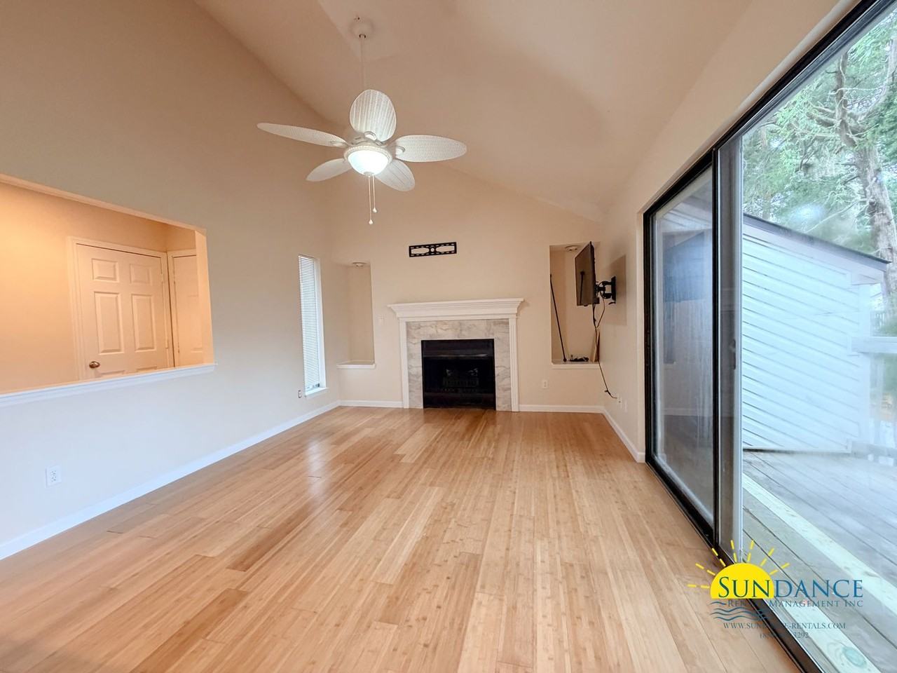 128 Elm Ave Se - Photo 5 of 26
