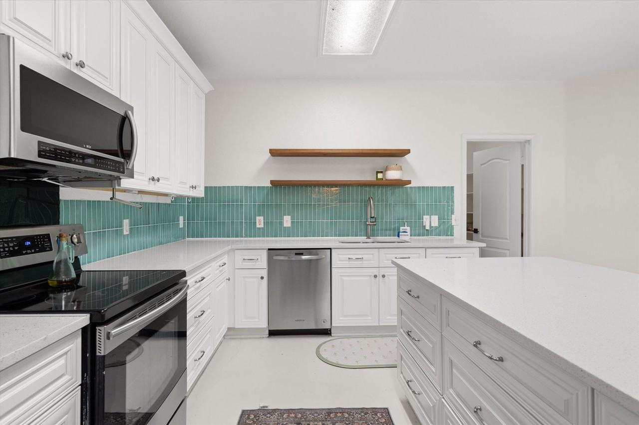 8353 Steamline Cir - Photo 4 of 42