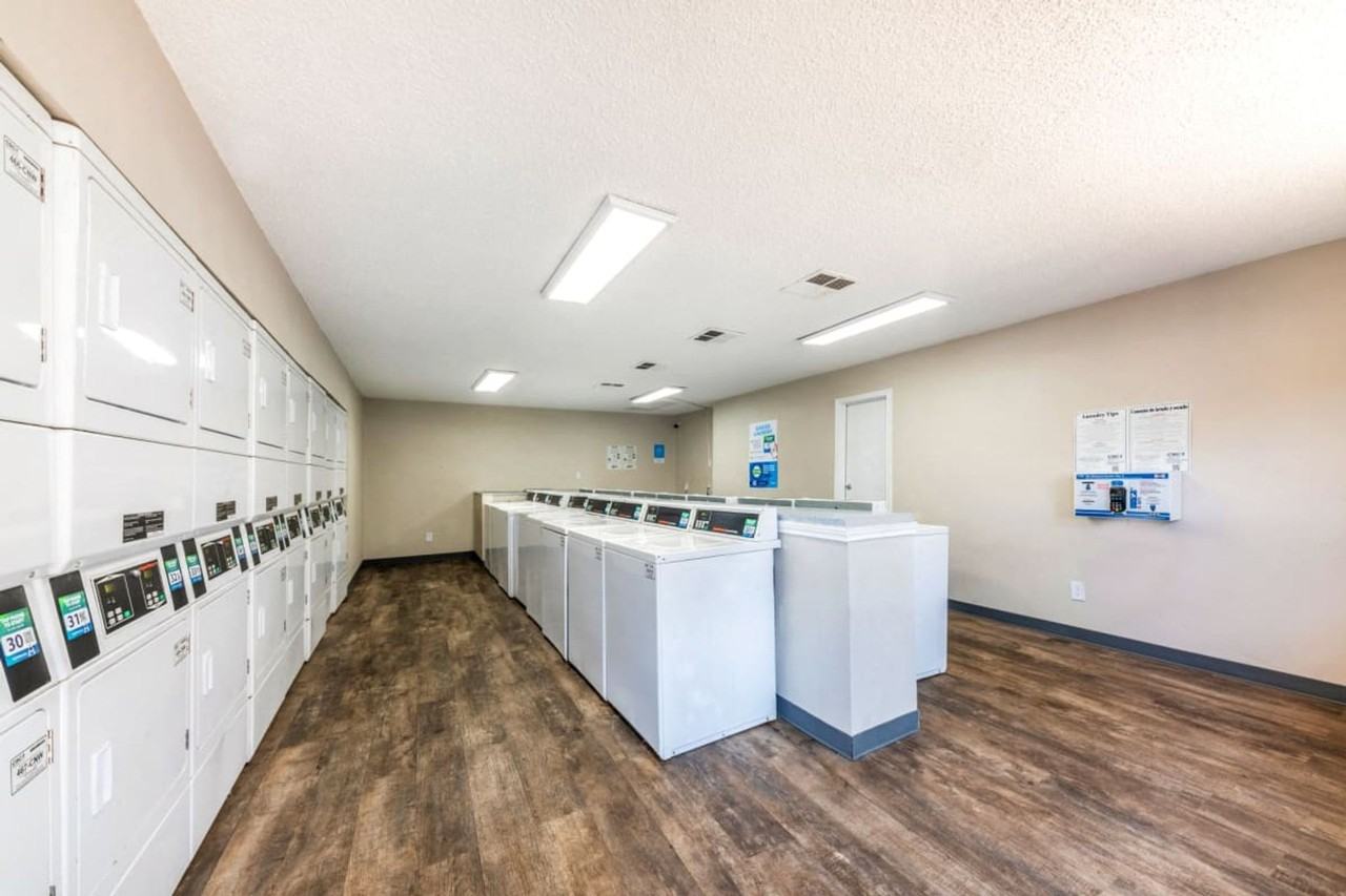 Emerson Apartments at Town Lake - Photo 7 of 29