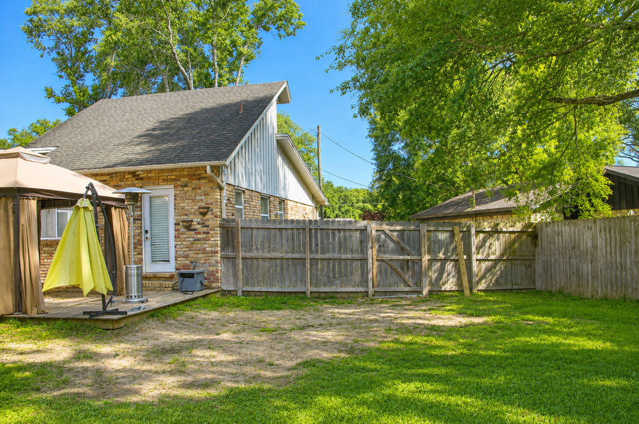 2143 Yardley Cir - Photo 4 of 19