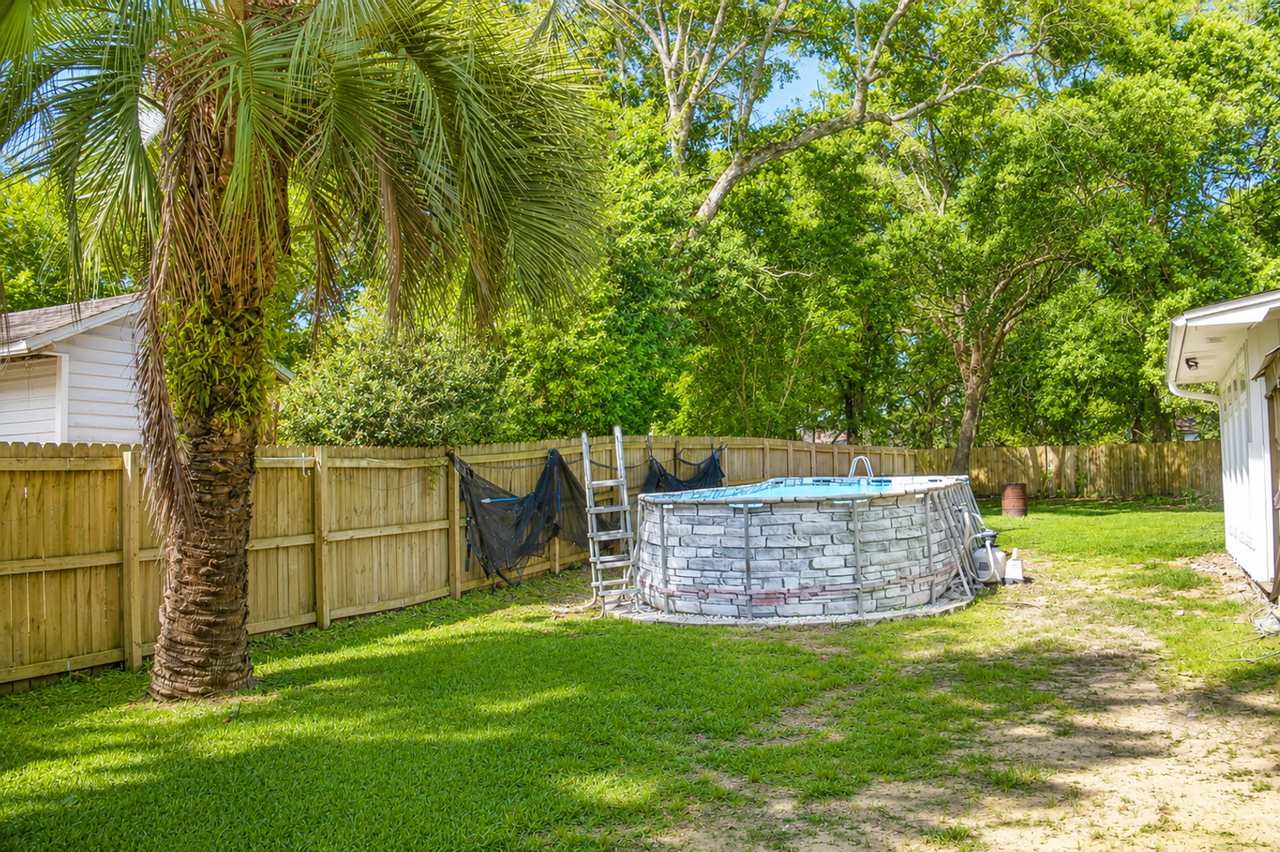 2143 Yardley Cir - Photo 5 of 19