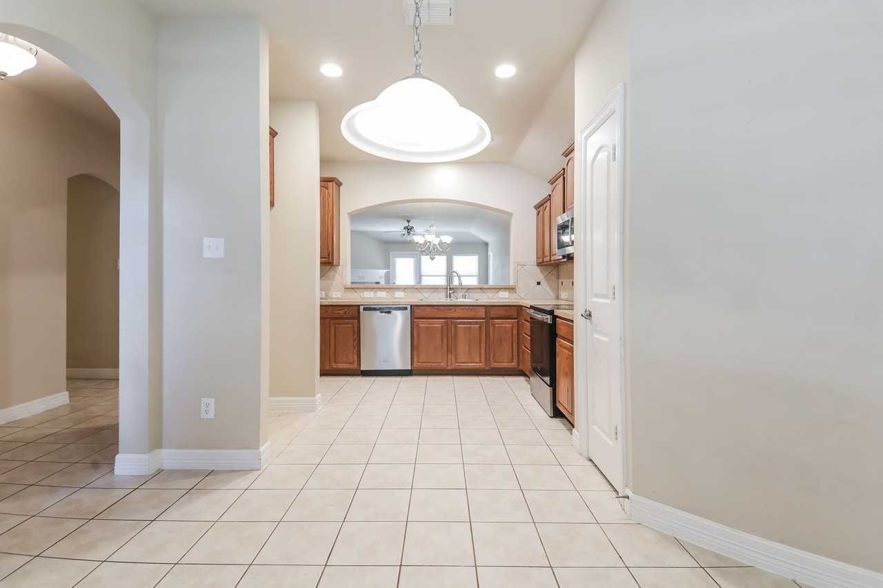 1524 Toucan Dr - Photo 4 of 16