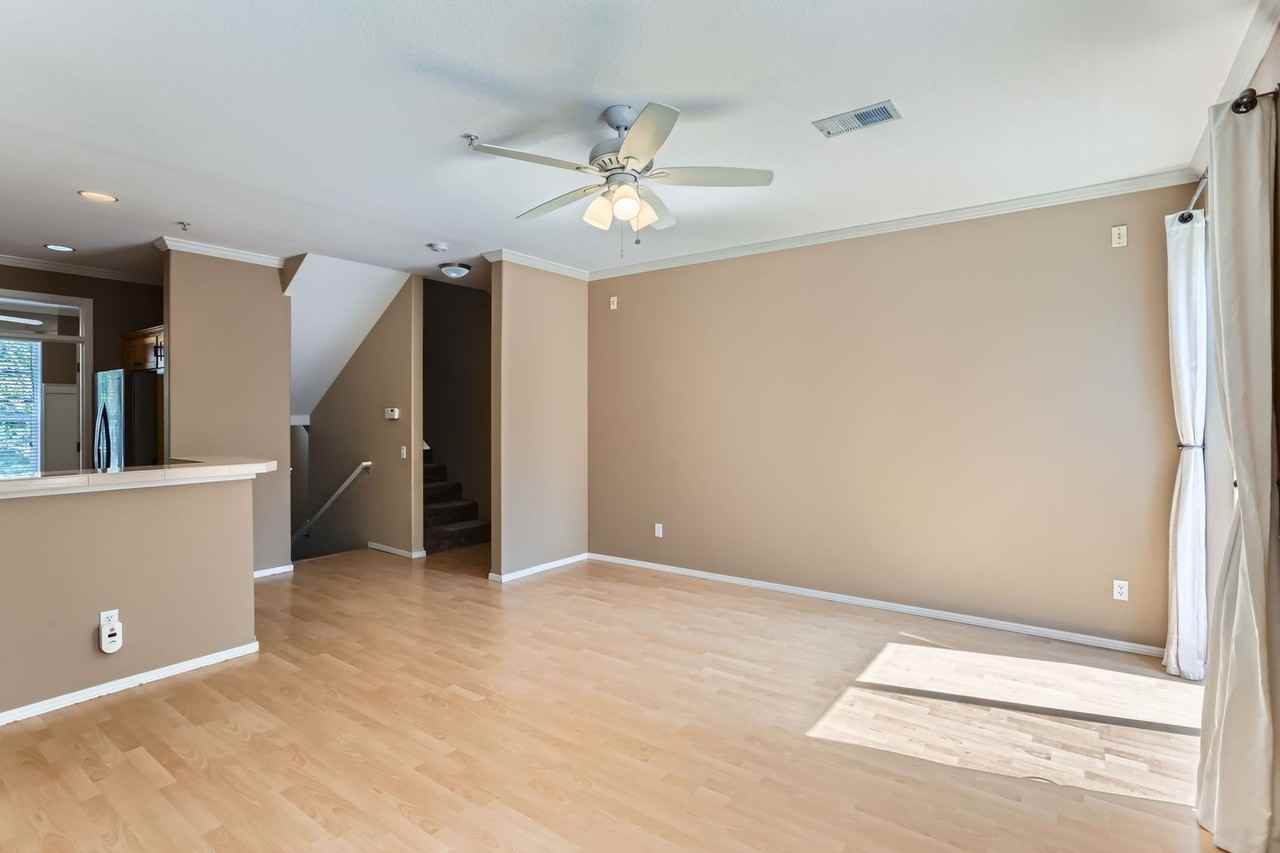 10175 Nw Wilshire Ln - Photo 5 of 29