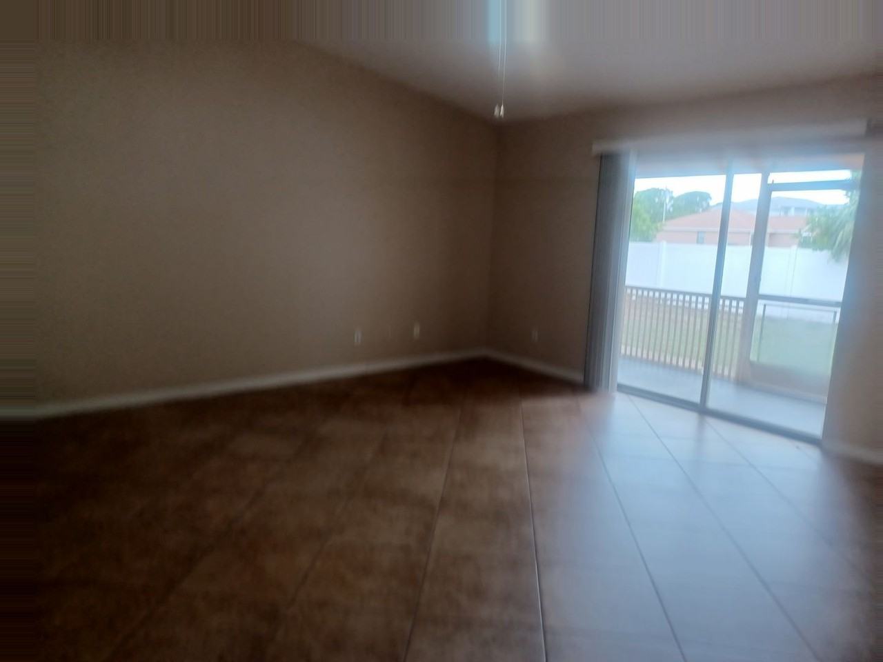 100 100 / 104 Trafalgar Pkwy - Photo 6 of 22