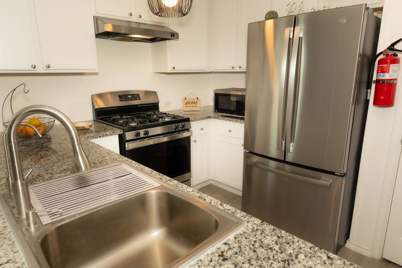 7222 Silos Rdg - Photo 4 of 35