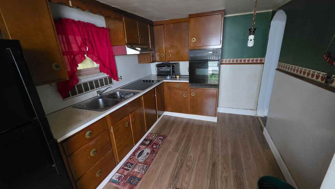 243 Pierce St - Photo 6 of 14